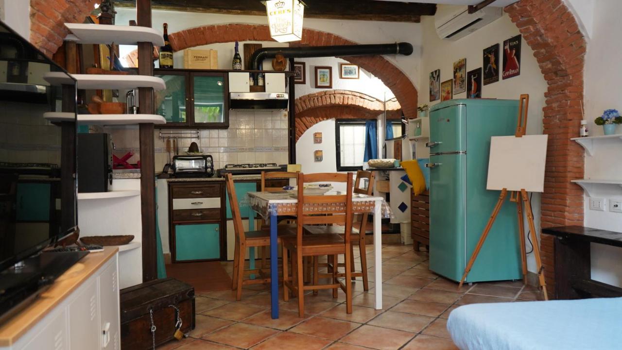 La Taverna Di Gianni Near The Beach Italy Riviera Savona Dış mekan fotoğraf